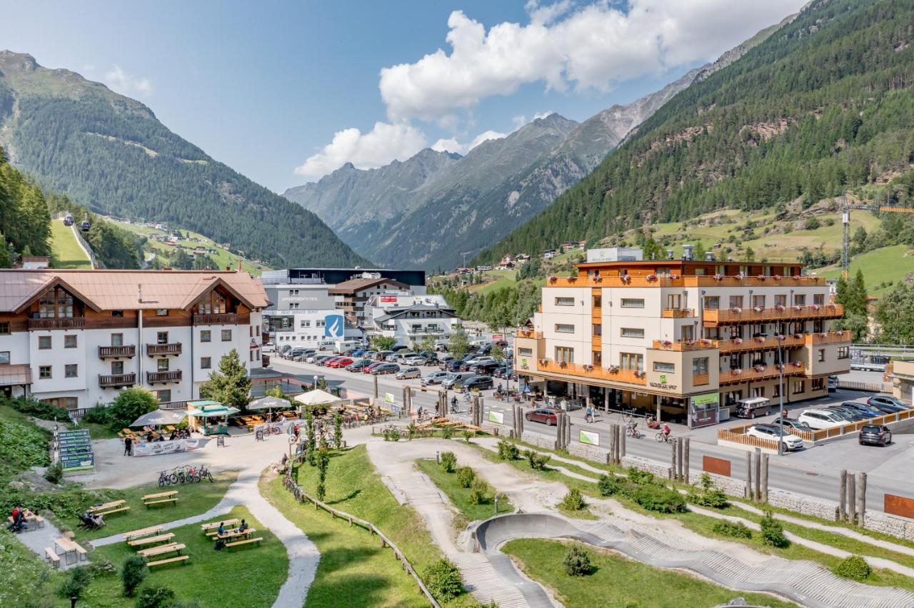 Hotel Baeckelar Wirt Superior Sölden Exterior foto